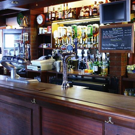 Lion And Fiddle Hotell Trowbridge Exteriör bild
